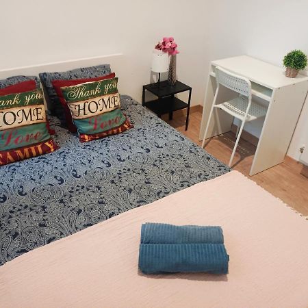 Private Rooms In Born Barcelona Exterior photo