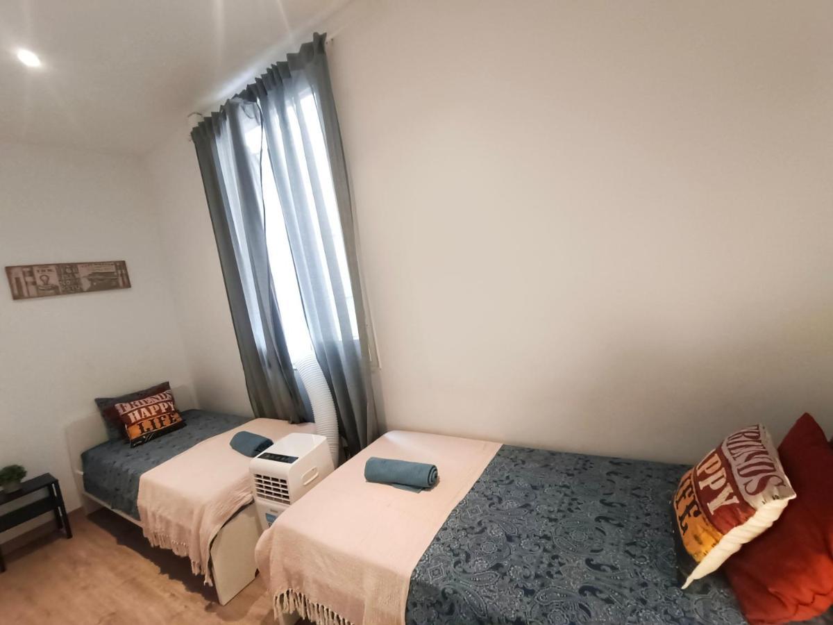 Private Rooms In Born Barcelona Exterior photo