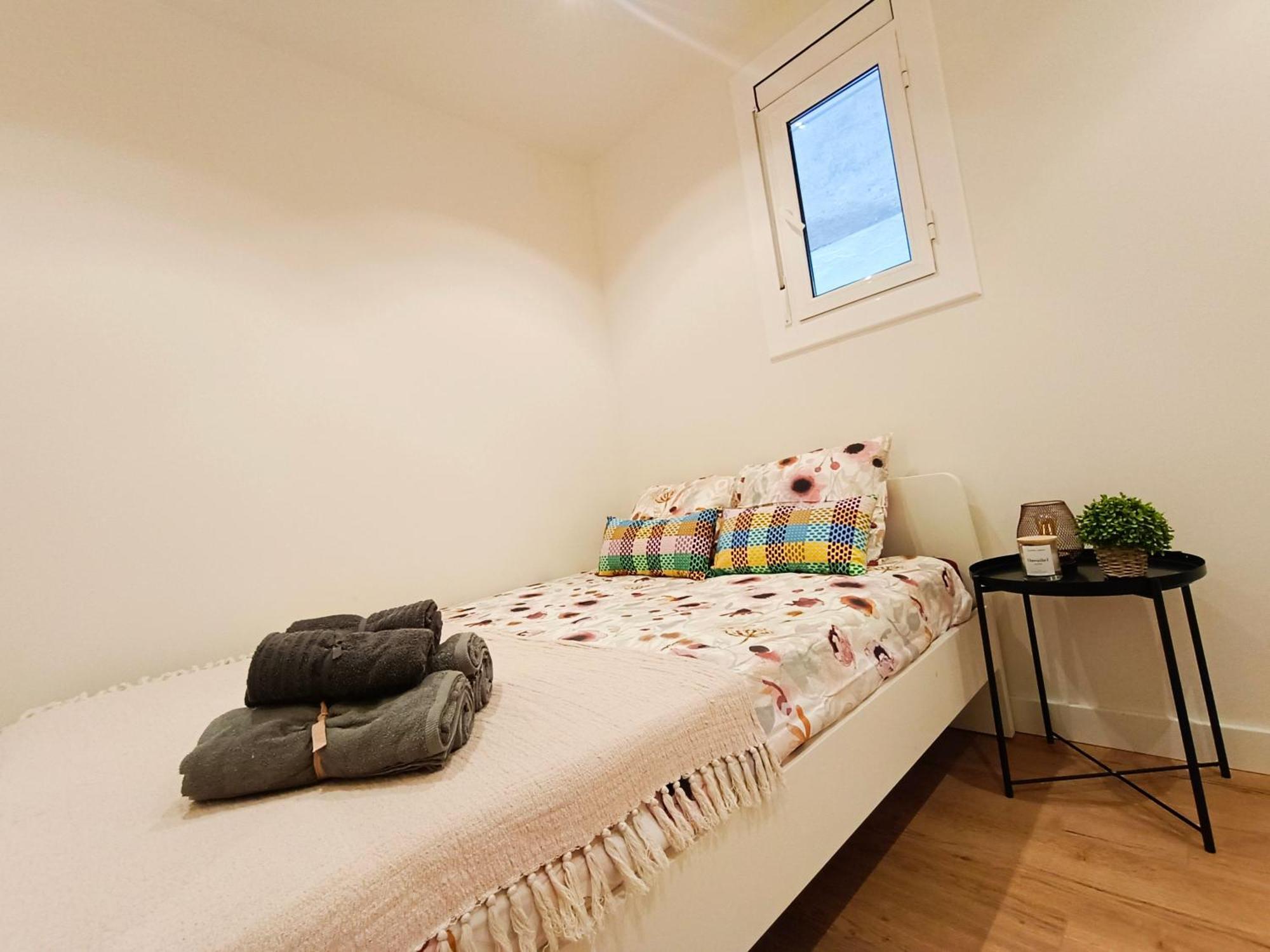 Private Rooms In Born Barcelona Exterior photo