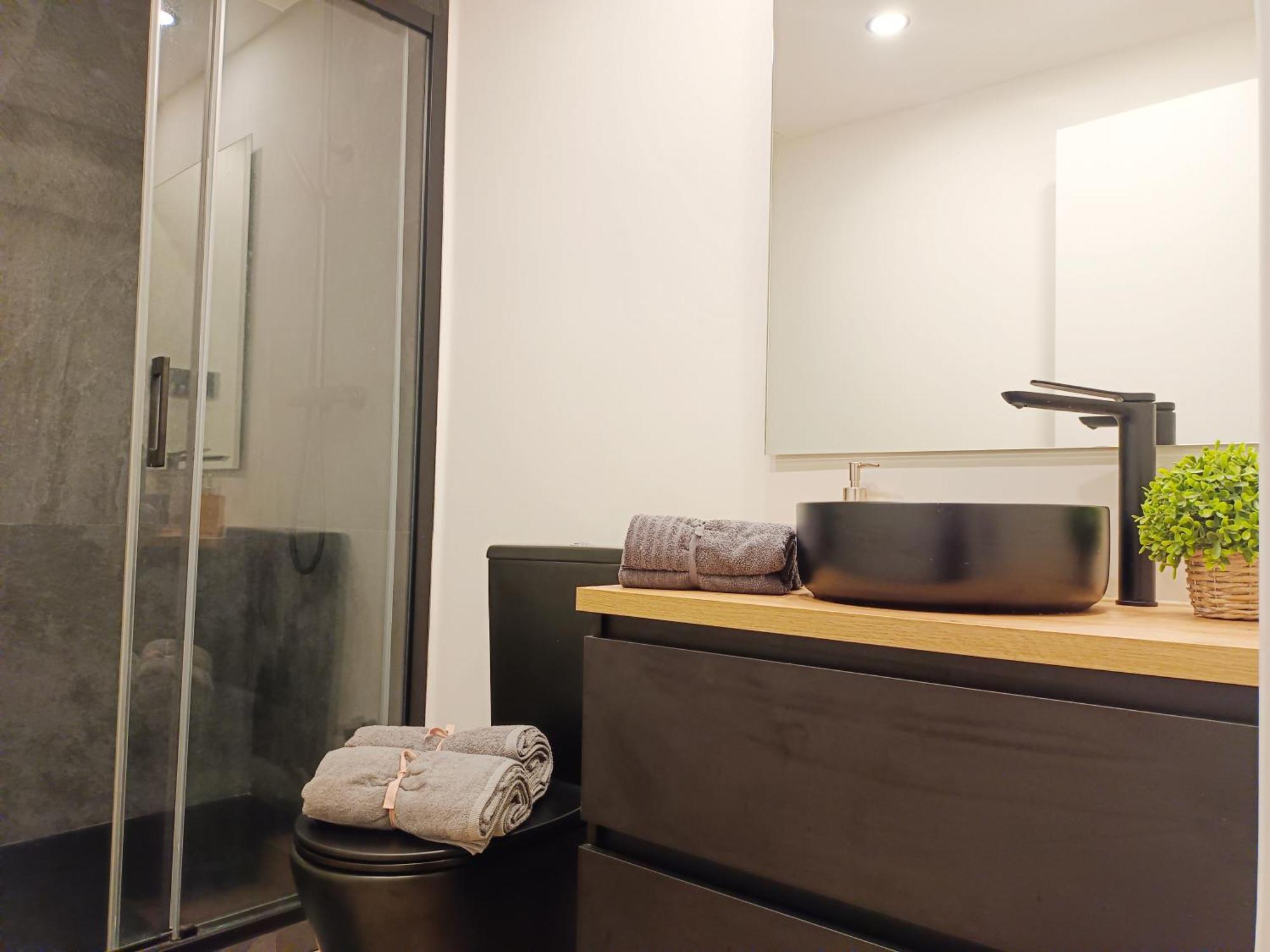 Private Rooms In Born Barcelona Exterior photo